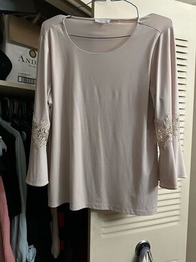 Calvin Klein Women's Cream Lace-Elbow Long Sleeve Top